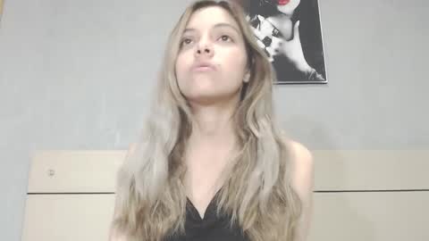 Snapshot of andreau_19 chatting on 02-04-25, 05:12 andreau 19 online show from 02-04-25, 05:12