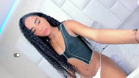 andreayano online show from 11-21-25, 05:50