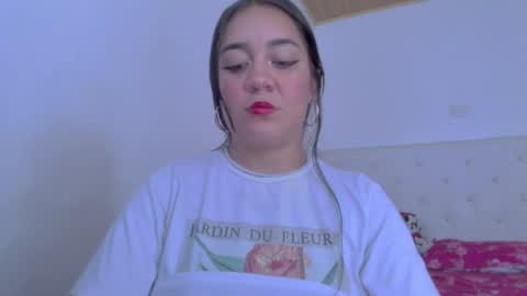 Snapshot of andrebigboobs chatting on 01-19-25, 09:02 Andre online show from 01-19-25, 09:02