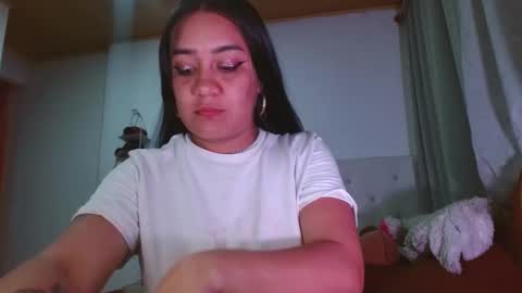 Snapshot of andrebigboobs chatting on 02-21-25, 11:32 Andre online show from 02-21-25, 11:32