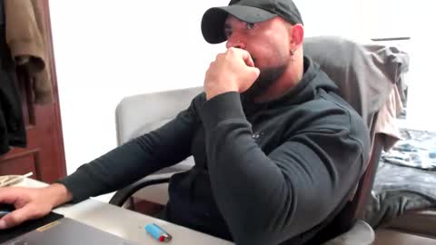  Instagram  online show from 12-22-25, 11:18