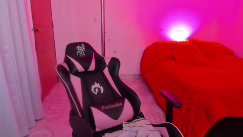 Snapshot of andreeart chatting on 02-01-25, 06:32 ig online show from 02-01-25, 06:32