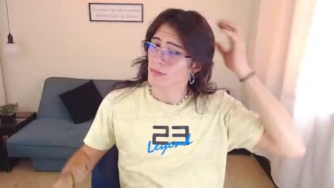 Snapshot of andreey50 chatting on 01-08-25, 08:18 Andrey online show from 01-08-25, 08:18