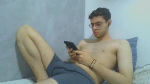 andres129494 online show from 12-17-25, 01:33