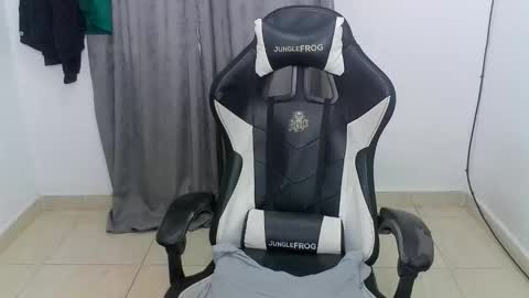 Snapshot of andres180950734 chatting on 06-06-26, 01:27 andres180950734 online show from 06-06-26, 01:27
