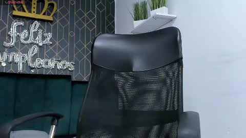 Snapshot of andres_clark chatting on 07-14-26, 06:35 insta andres clark online show from 07-14-26, 06:35