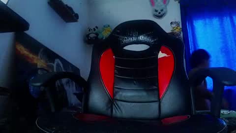 Snapshot of andres_cond chatting on 04-24-26, 12:40 Andrs o online show from 04-24-26, 12:40
