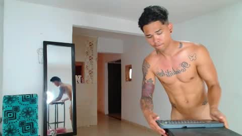 Snapshot of andres_santos777 chatting on 04-22-26, 03:13 andres_santos777 online show from 04-22-26, 03:13