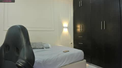 Snapshot of andres_stud chatting on 05-06-26, 03:46 andres_stud online show from 05-06-26, 03:46