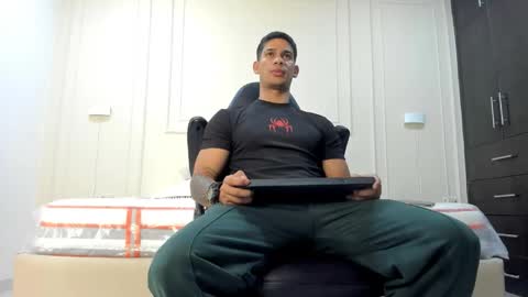 Snapshot of andres_stud chatting on 05-26-26, 03:35 andres_stud online show from 05-26-26, 03:35