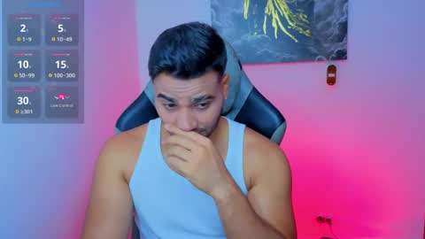 Snapshot of andresfiit chatting on 05-30-26, 02:25 Andres online show from 05-30-26, 02:25