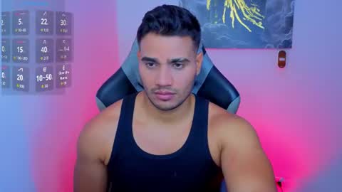 Snapshot of andresfiit chatting on 06-17-26, 12:35 Andres online show from 06-17-26, 12:35