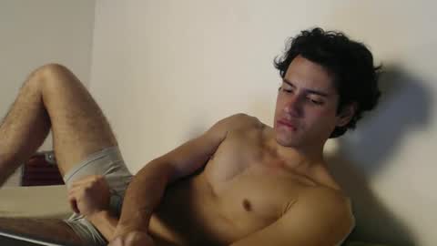 Snapshot of andrestorres0 chatting on 02-13-25, 01:40 Andres Torres online show from 02-13-25, 01:40