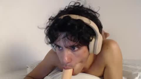 Snapshot of andrestorres0 chatting on 02-24-25, 06:58 Andres Torres online show from 02-24-25, 06:58