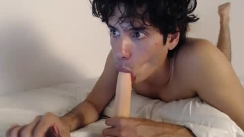 Snapshot of andrestorres0 chatting on 02-25-25, 04:21 Andres Torres online show from 02-25-25, 04:21