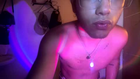 Snapshot of andreswhite_shotoflust chatting on 05-05-26, 01:57 andreswhite_shotoflust online show from 05-05-26, 01:57