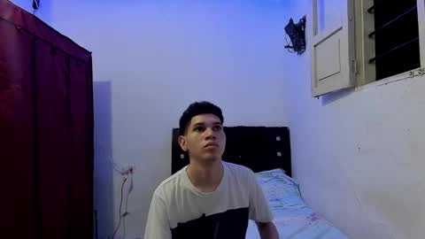 andrew_2811 online show from 02-25-26, 04:33