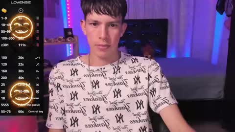 Snapshot of andrew_angels chatting on 12-12-24, 02:37 andrew_angels online show from 12-12-24, 02:37