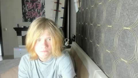 Snapshot of andrew_bolden chatting on 04-25-26, 01:41 Andrew online show from 04-25-26, 01:41
