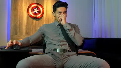 Snapshot of andrew_elliot chatting on 12-04-24, 06:22 Andrew online show from 12-04-24, 06:22