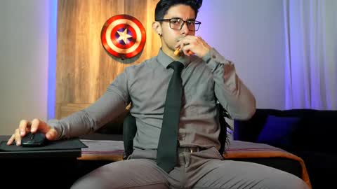 Snapshot of andrew_elliot chatting on 12-05-24, 05:37 Andrew online show from 12-05-24, 05:37