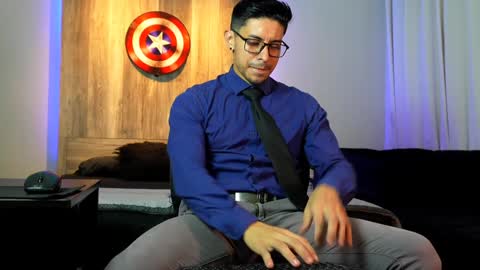 Snapshot of andrew_elliot chatting on 12-15-24, 07:13 Andrew online show from 12-15-24, 07:13