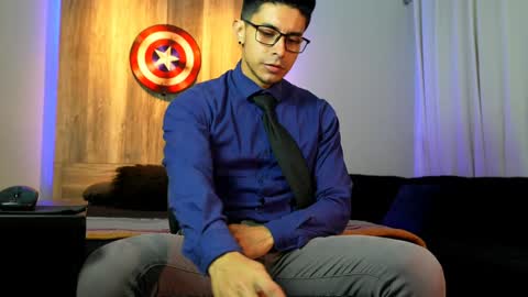 Snapshot of andrew_elliot chatting on 12-17-24, 06:56 Andrew online show from 12-17-24, 06:56