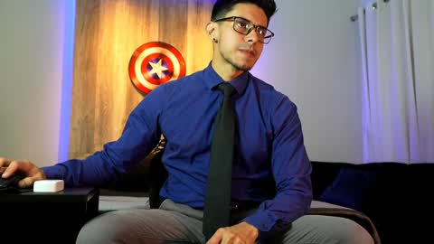 Snapshot of andrew_elliot chatting on 12-18-24, 06:43 Andrew online show from 12-18-24, 06:43