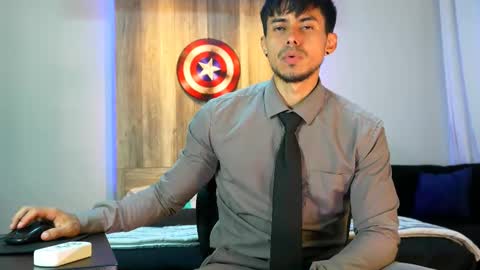 Snapshot of andrew_elliot chatting on 02-13-25, 01:50 Andrew online show from 02-13-25, 01:50