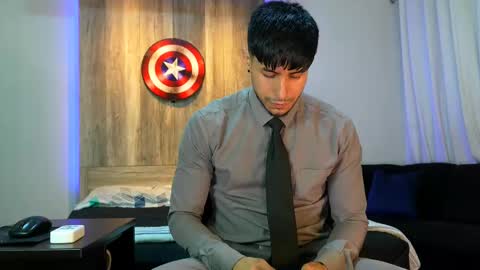 Snapshot of andrew_elliot chatting on 02-18-25, 02:16 Andrew online show from 02-18-25, 02:16