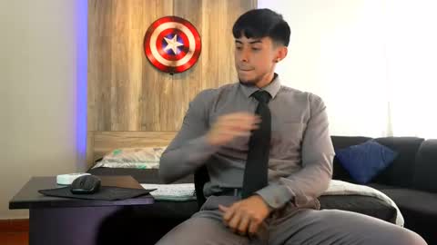 Snapshot of andrew_elliot chatting on 02-20-25, 06:46 Andrew online show from 02-20-25, 06:46