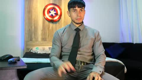 Snapshot of andrew_elliot chatting on 02-21-25, 04:29 Andrew online show from 02-21-25, 04:29