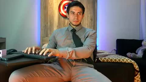 Snapshot of andrew_elliot chatting on 09-14-25, 06:34 Andrew online show from 09-14-25, 06:34