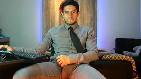 Snapshot of andrew_elliot chatting on 09-15-25, 04:12 Andrew online show from 09-15-25, 04:12