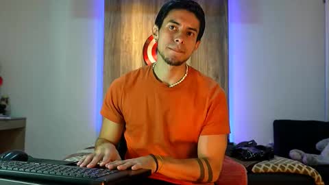 Snapshot of andrew_elliot chatting on 09-15-25, 11:27 Andrew online show from 09-15-25, 11:27