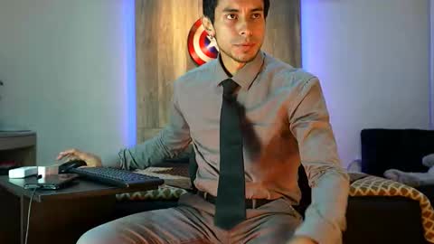 Snapshot of andrew_elliot chatting on 09-28-25, 08:20 Andrew online show from 09-28-25, 08:20