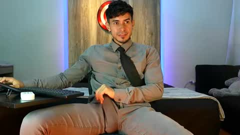 Snapshot of andrew_elliot chatting on 11-07-25, 04:12 Andrew online show from 11-07-25, 04:12