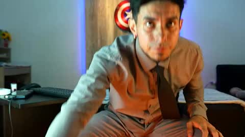 Snapshot of andrew_elliot chatting on 11-09-25, 06:55 Andrew online show from 11-09-25, 06:55