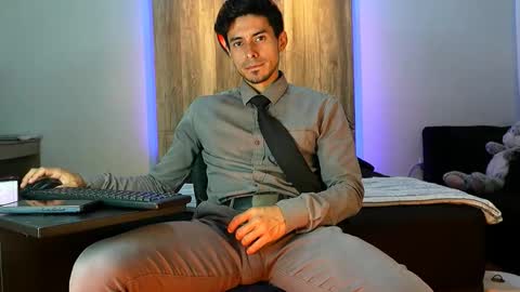 Snapshot of andrew_elliot chatting on 11-27-25, 01:07 Andrew online show from 11-27-25, 01:07