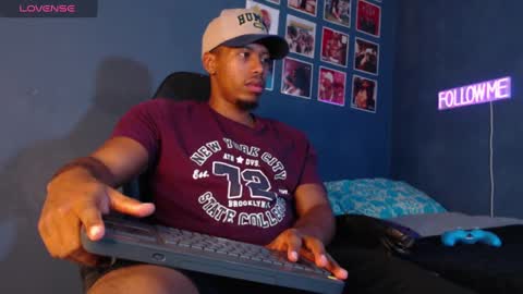 Snapshot of andrew_hoult chatting on 12-11-24, 09:12 Andrew online show from 12-11-24, 09:12