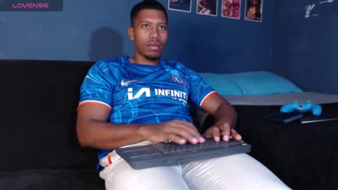 Snapshot of andrew_hoult chatting on 02-18-25, 02:38 Andrew online show from 02-18-25, 02:38