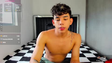 Snapshot of andrew_twink18 chatting on 12-01-24, 08:42 Andrew M. online show from 12-01-24, 08:42