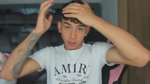 Snapshot of andrew_twink18 chatting on 09-23-25, 09:51 Andrew M. online show from 09-23-25, 09:51