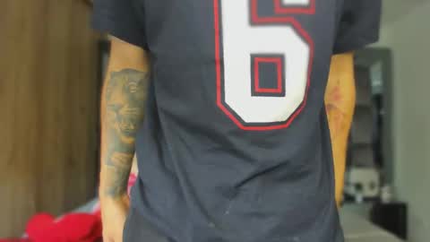 Snapshot of andrew_twink18 chatting on 09-28-25, 05:18 Andrew M. online show from 09-28-25, 05:18