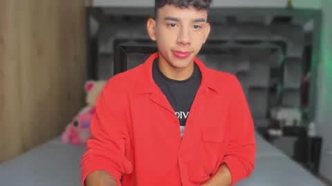 Snapshot of andrew_twink18 chatting on 09-30-25, 05:56 Andrew M. online show from 09-30-25, 05:56