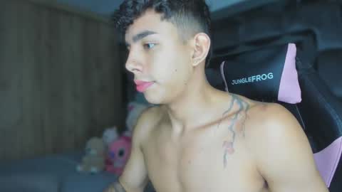 Snapshot of andrew_twink18 chatting on 10-05-25, 05:06 Andrew M. online show from 10-05-25, 05:06