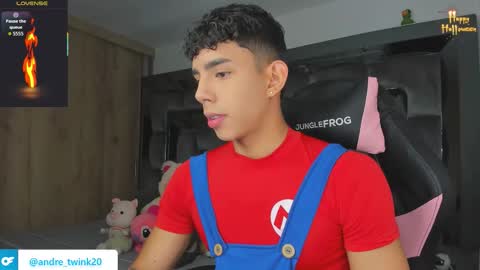 Snapshot of andrew_twink18 chatting on 10-08-25, 04:32 Andrew M. online show from 10-08-25, 04:32