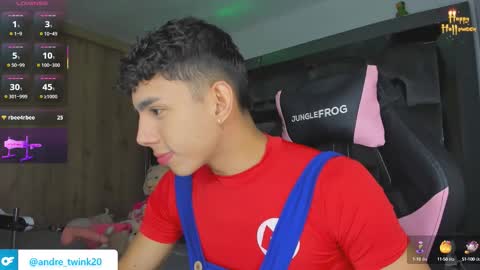 Snapshot of andrew_twink18 chatting on 10-11-25, 02:11 Andrew M. online show from 10-11-25, 02:11