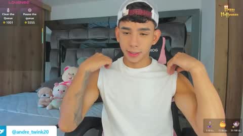 Snapshot of andrew_twink18 chatting on 10-25-25, 07:19 Andrew M. online show from 10-25-25, 07:19