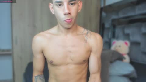 Snapshot of andrew_twink18 chatting on 11-07-25, 03:28 Andrew M. online show from 11-07-25, 03:28